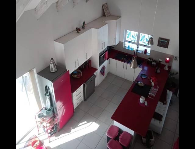 2 BEDROOM HOUSE FOR SALE IN GOLDEN MILE